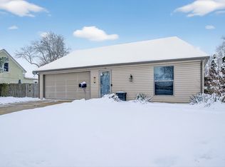 73 Ingleshire Rd, Montgomery, IL 60538