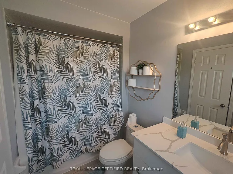 392 Hobbs Cres — Photo 12