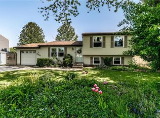 4986 Woodmark Dr, Liverpool, NY 13088