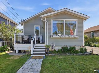 66 7th Ave, Hawthorne, NJ 07506