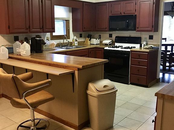 4th image of 8748 E Circle Dr