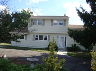 11 Long Acres Rd, Fairfield, NJ 07004