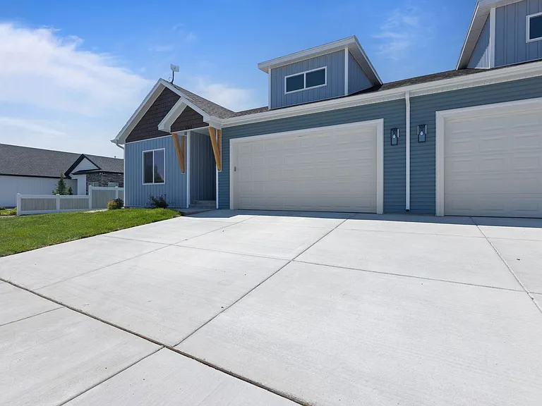 656 Jeanine Dr — Photo 69