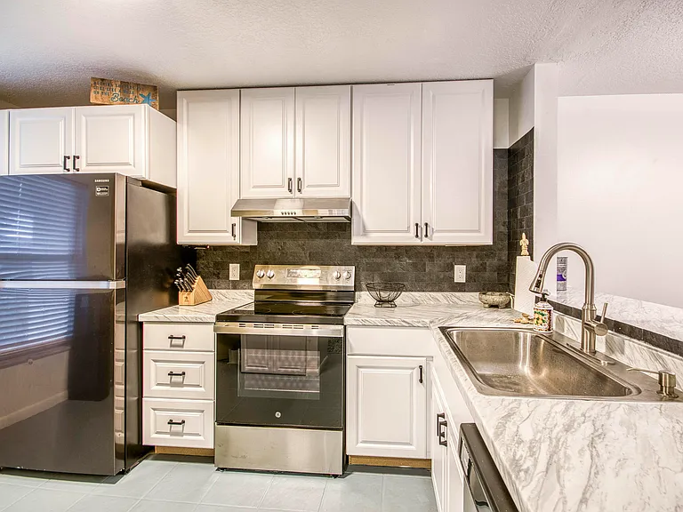178 Pinewood Ct — Photo 8