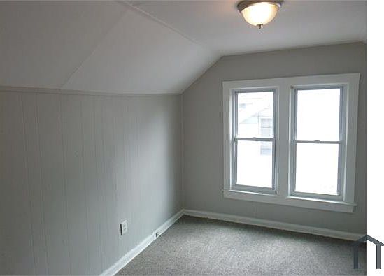 4th image of 389 Eastlawn St