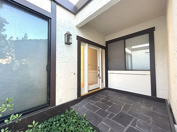 4th image of 2430 Sharon Oaks Dr