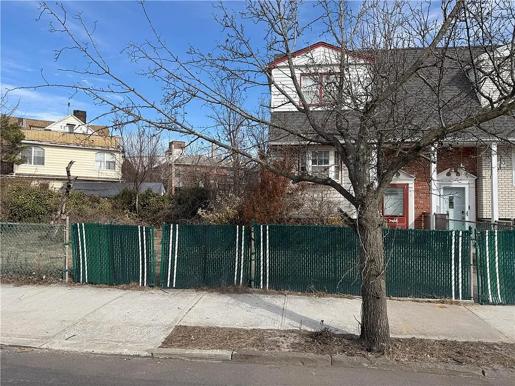 4469 Surf Ave photo 1