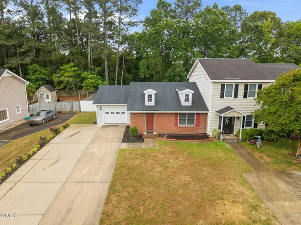 140 Rollingwood Dr, Dunn, NC 28334