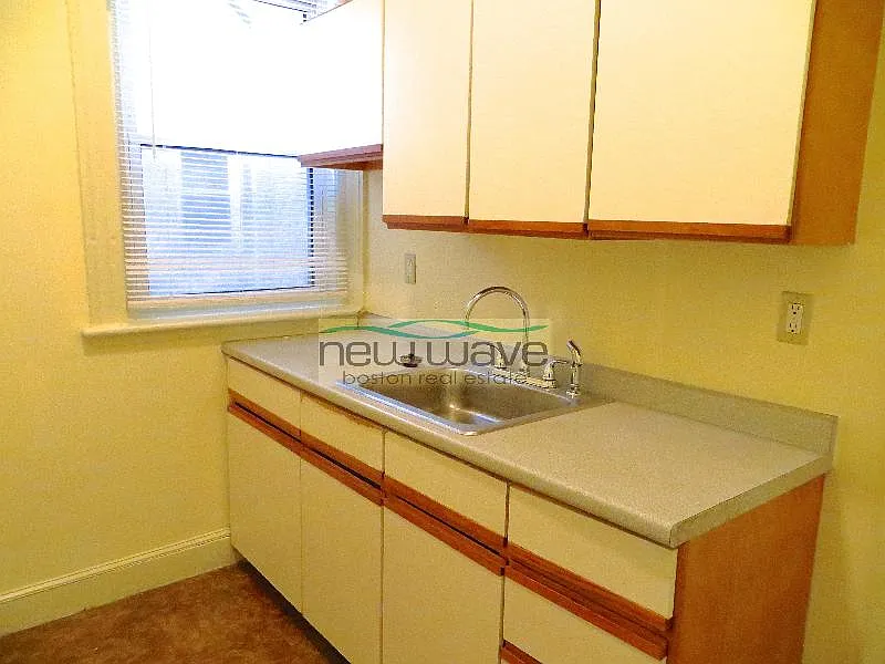 1 bed, 550 sqft, $2,700 — Photo 2