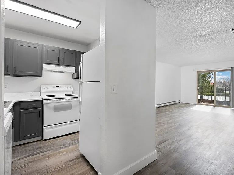 North Star Apartments - Beautiful Remodeled Apartments — Photo 24