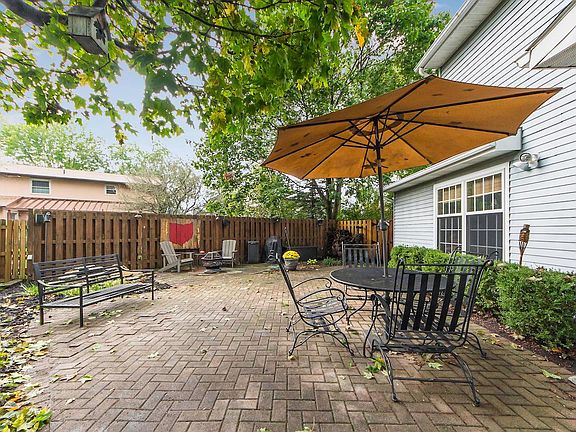 5th image of 10245 Oxford Dr