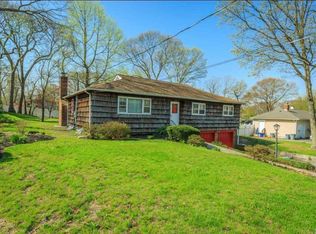 18 Elmwood Ave, Selden, NY 11784