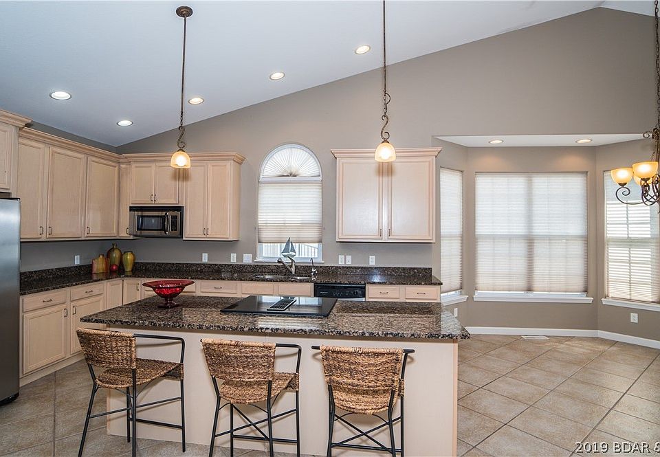 1st image of 73 Bay Hill Cir