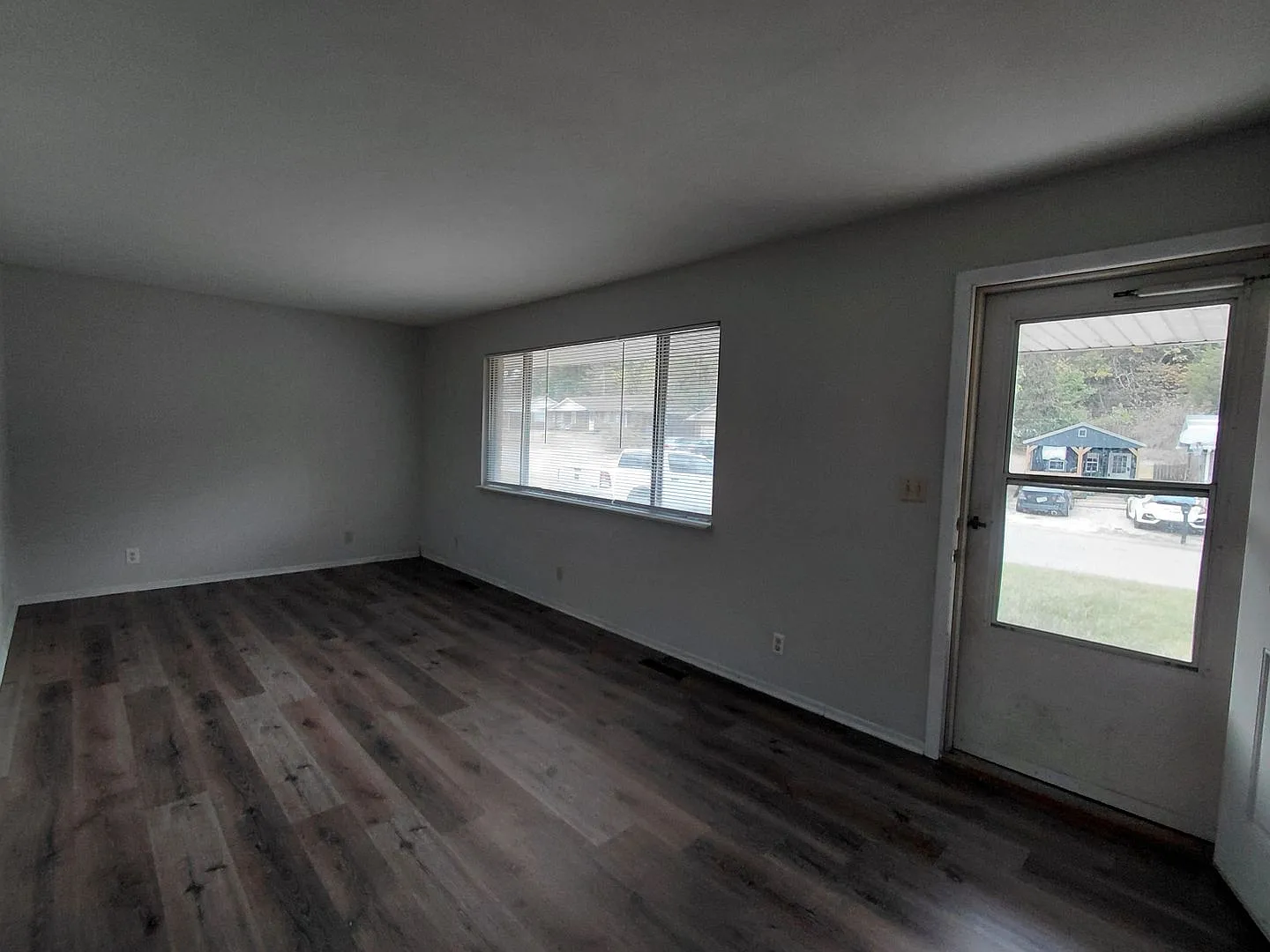 109 Elliot — Photo 4