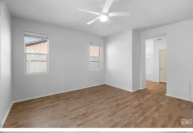 Compass Ave — Photo 5