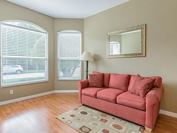 4th image of 111 Peregrine Ct