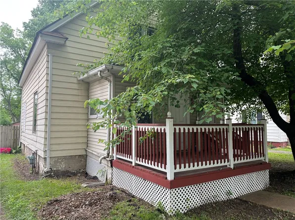 1255 E Logan St, Decatur, IL 62526