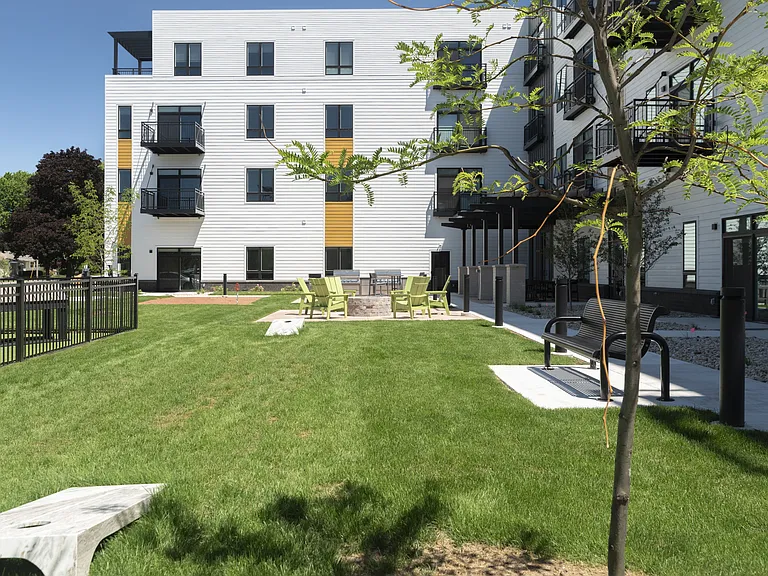 Bloom Monona Apartments — Photo 22