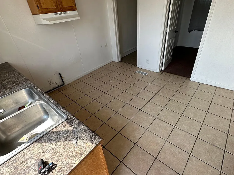 3821 Main St #2REAR