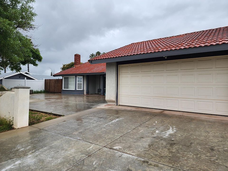 1st image of 25290 Kalmia Ave