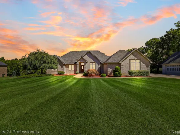 5669 Spruce Trl, Almont, MI 48003