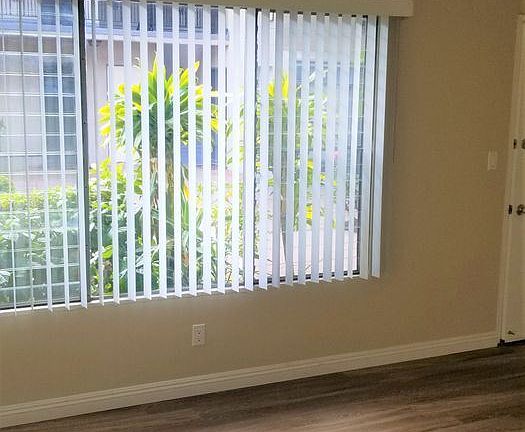 2nd image of 260 N Oak Ave APT 2