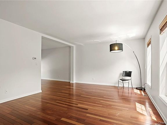 5th image of 64 Greenvale Cir