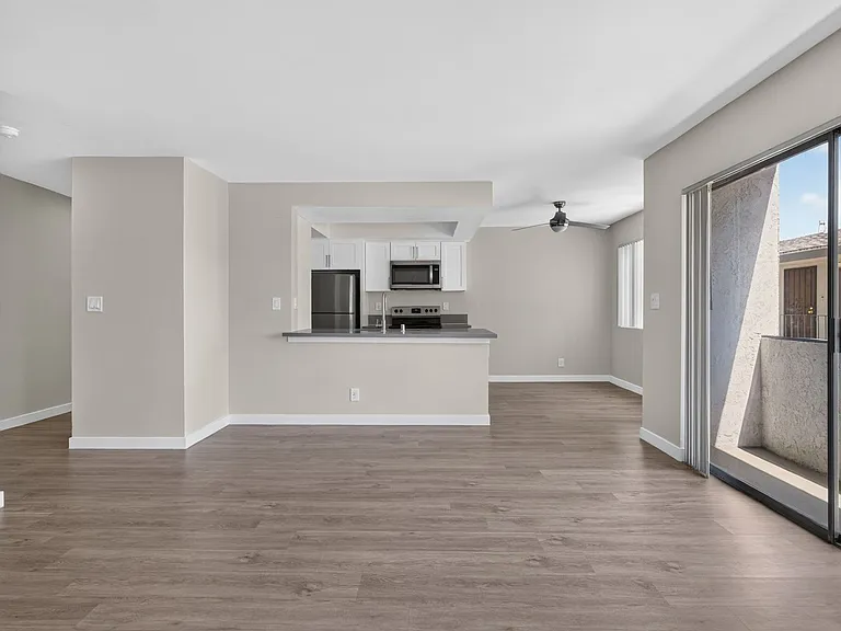 425 Coronado Ave — Photo 21
