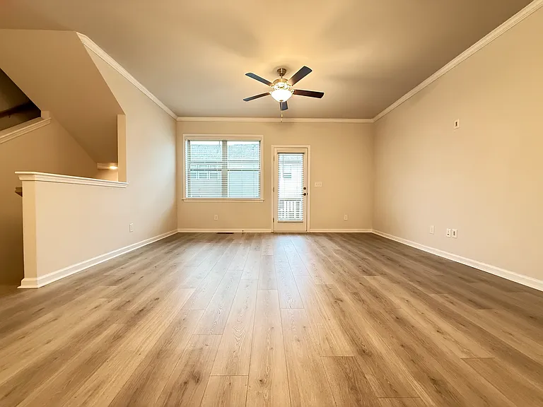 3756 Davis Cir — Photo 18