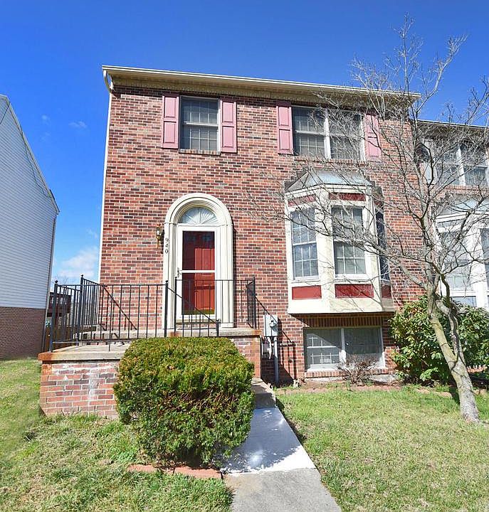 1st image of 940 Buckland Pl