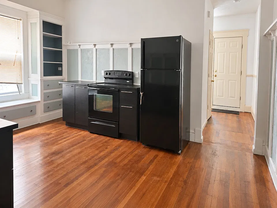 11103 Detroit Ave #3