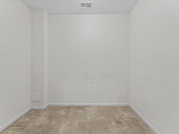 3rd image of 9639 Julia Ln