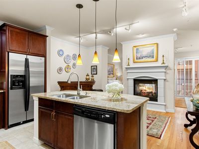 8616 Turtle Creek Blvd APT 218, Dallas, TX, 75225