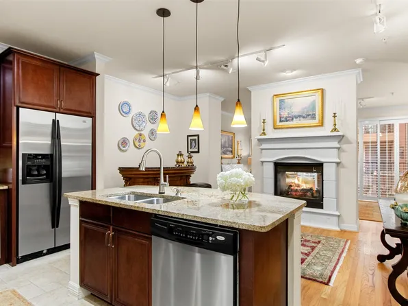 8616 Turtle Creek Blvd APT 218, Dallas, TX 75225