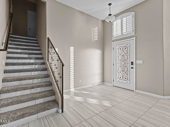 5th image of 985 White River Pl