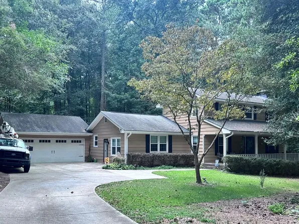 2201 Valley Creek Cir, Snellville, GA 30078