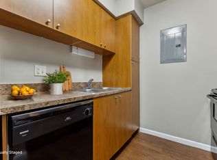 Royal Ridge Apartments, Kansas City, KS 66112