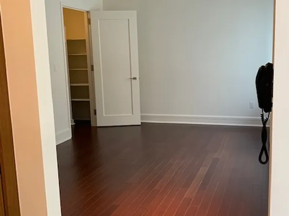 60 Riverside Boulevard image 5 of 10