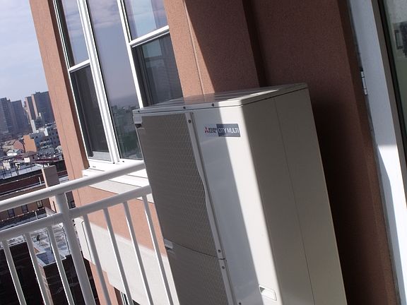 4th image of 40 Oceana Dr W APT 10A