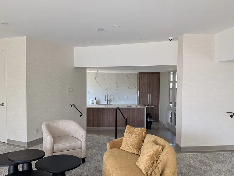 284 Mill Rd #E3 — Photo 18