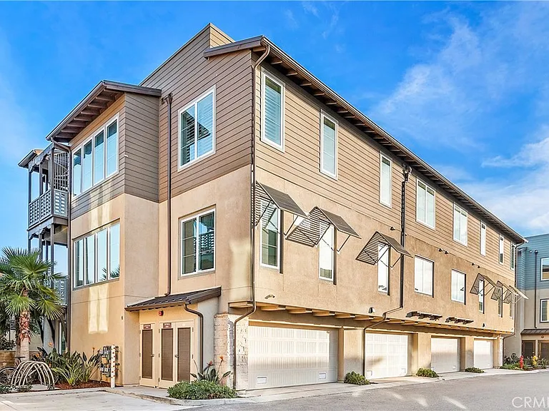1309 Doheny Way — Photo 40