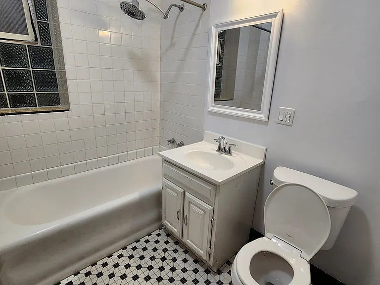 2619 W Rice St #1 — Photo 6