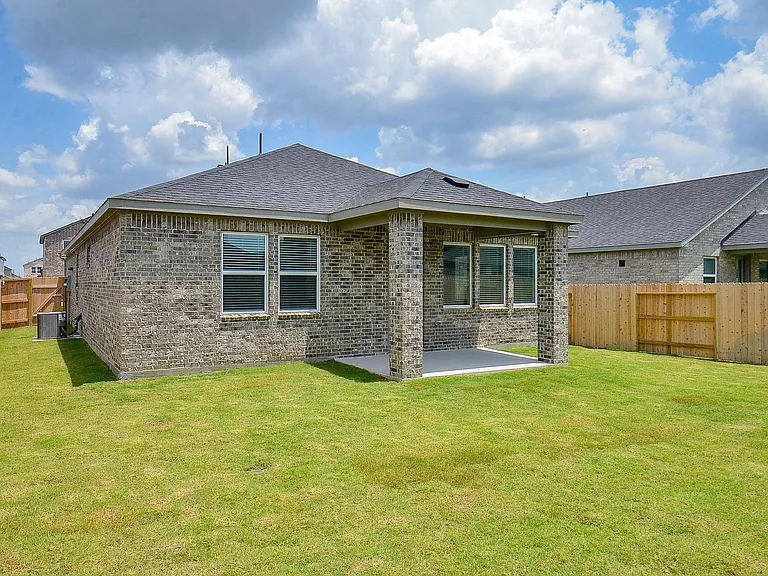 9727 Rialto Heights Dr — Photo 37