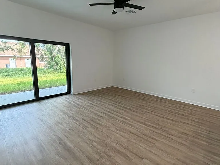 2434 Quentin Ave S — Photo 13