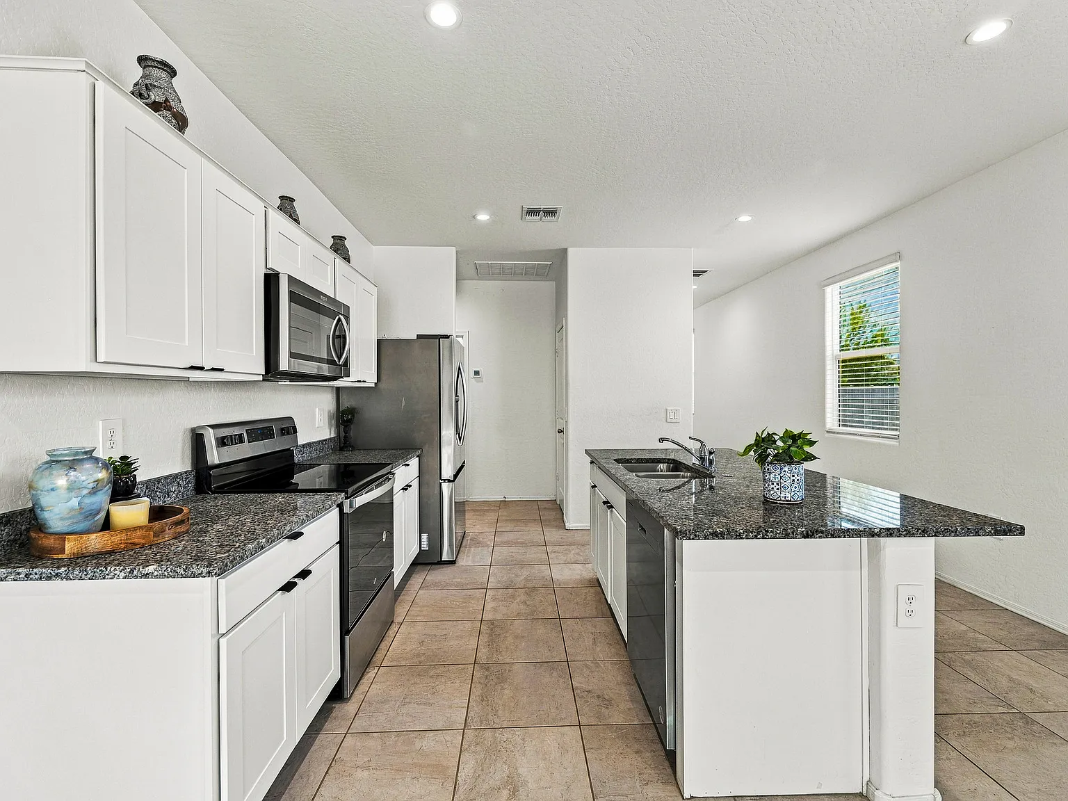3 bed, 1526 sqft, $1,850 — Photo 4
