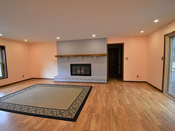 2nd image of 2531 S Round Hill Ct