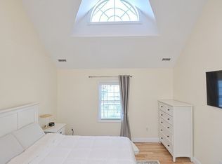 5 Floyd St APT 4, Waltham, MA 02453