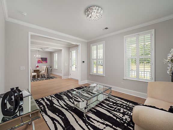 4th image of 374 Parish Farms Dr