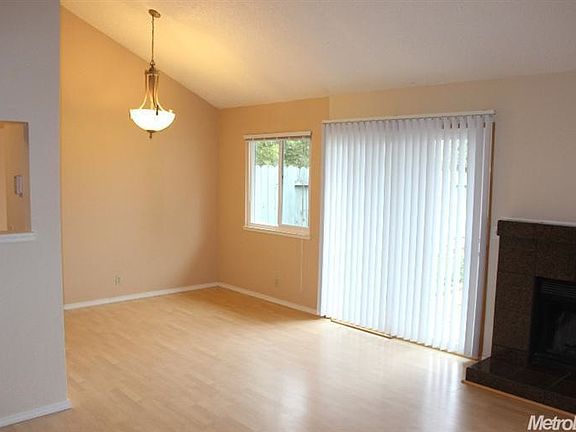 3rd image of 6319 Hillsdale Blvd