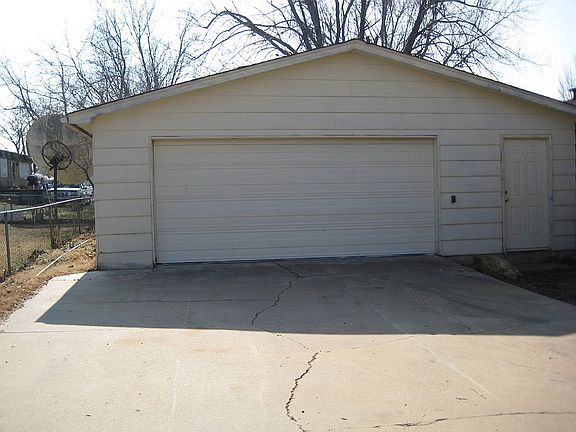 Large 2 Car Garage